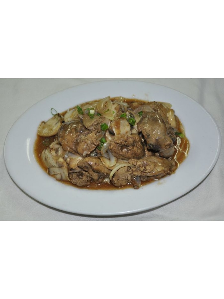 200. Задушени пилешки дробчета с лук и гъби 250гр.